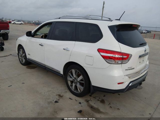 Nissan Pathfinder Platinum Image 4