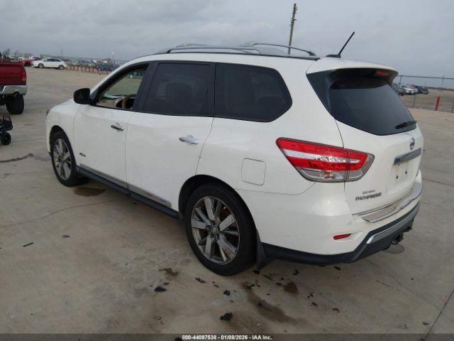 Nissan Pathfinder Platinum Image 4