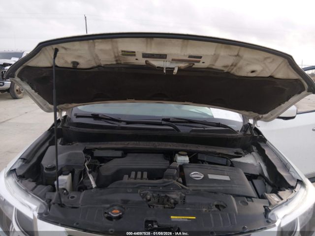 Nissan Pathfinder Platinum Image 9