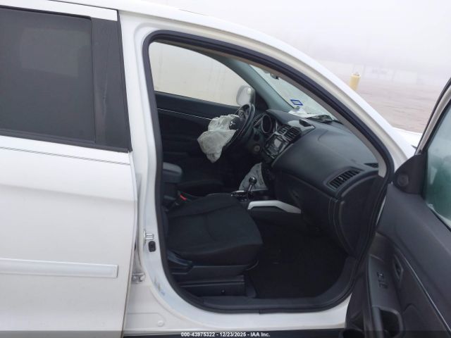 Mitsubishi Outlander Es Image 4