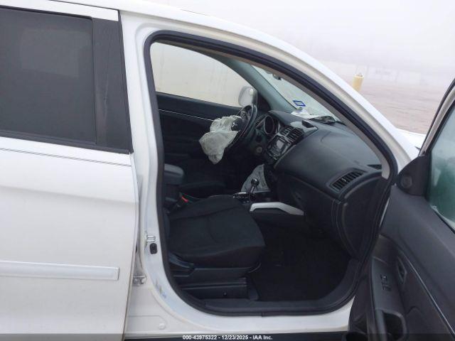 Mitsubishi Outlander Es Image 4