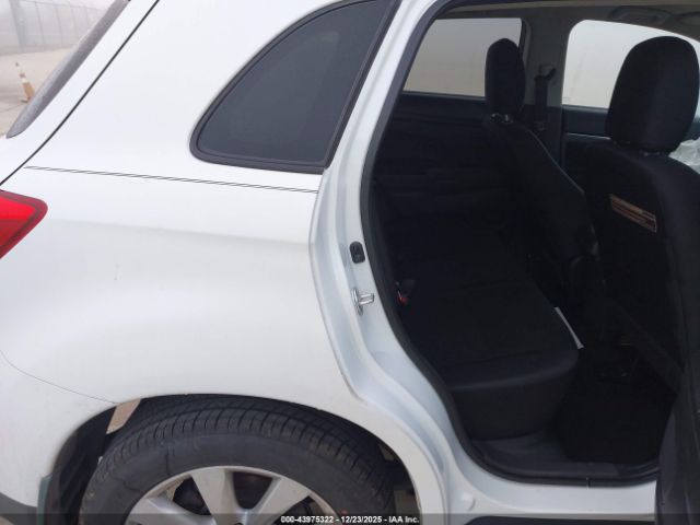 Mitsubishi Outlander Es Image 6