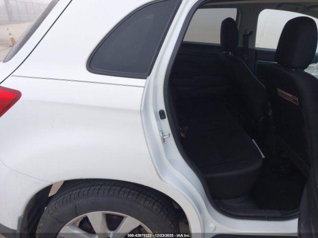 Mitsubishi Outlander Es Image 6