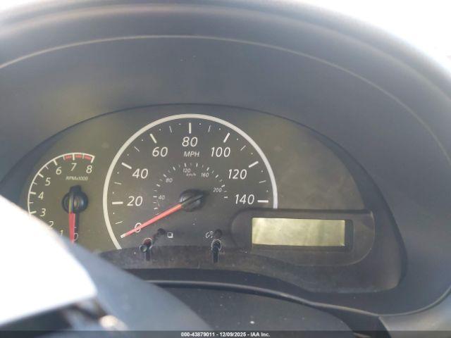 Nissan Versa 1.6 S+ Image 6