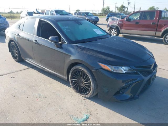 Toyota Camry Se Image 1