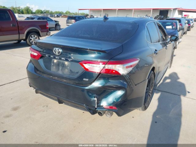 Toyota Camry Se Image 15