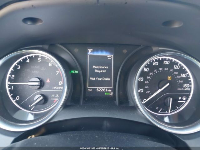 Toyota Camry Se Image 9