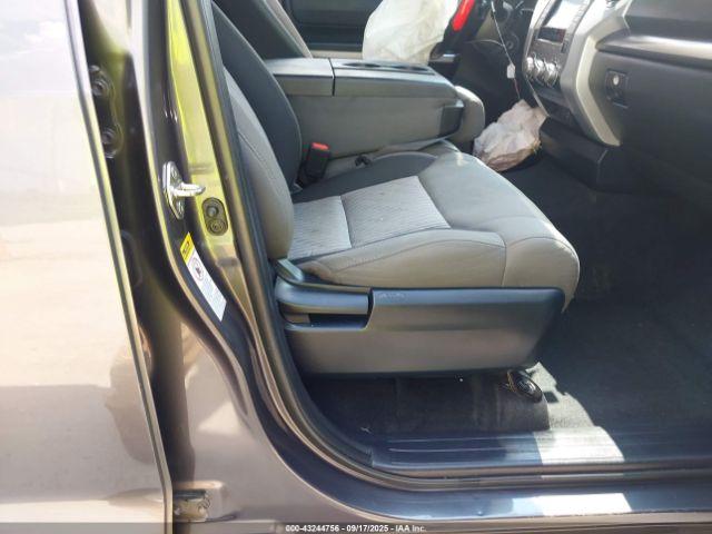 Toyota Tundra Sr5 4.6l V8 Image 3