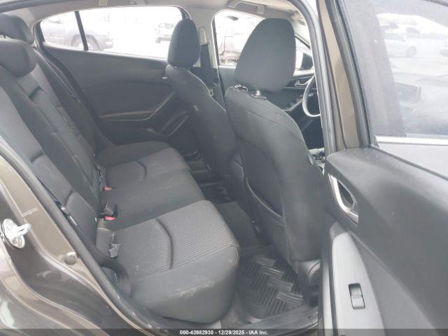 Mazda Mazda3 I Touring Image 6