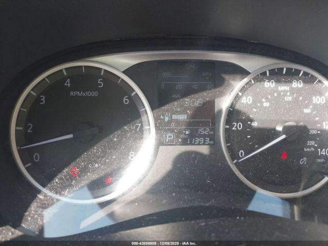 Nissan Versa 1.6 S Image 10