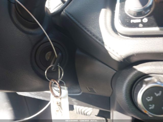 Nissan Versa 1.6 S Image 17