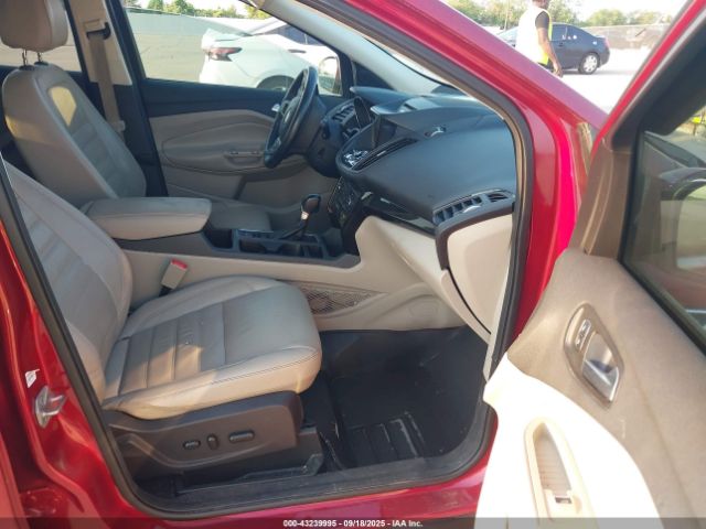 Ford Escape Titanium Image 14