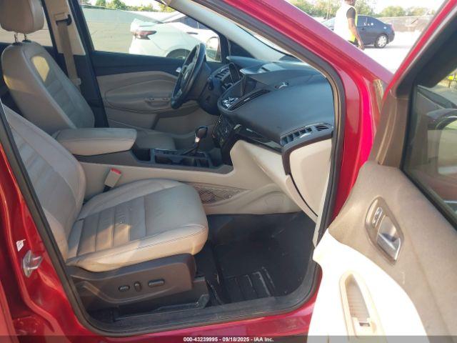 Ford Escape Titanium Image 14