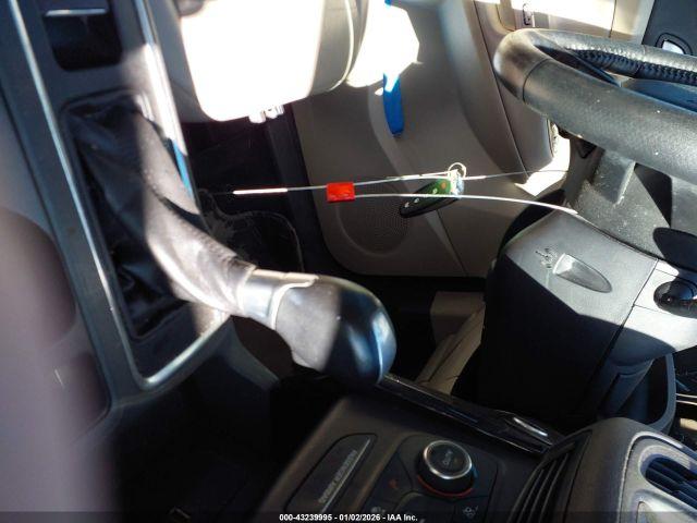 Ford Escape Titanium Image 16