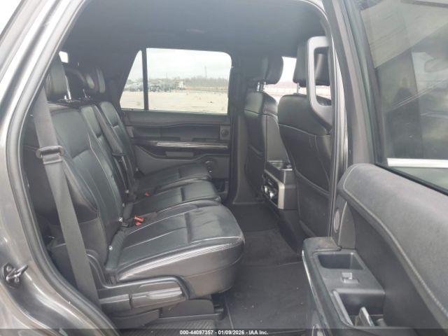 Ford Expedition Xlt Image 4