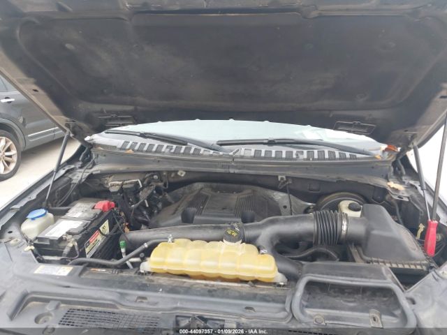 Ford Expedition Xlt Image 2