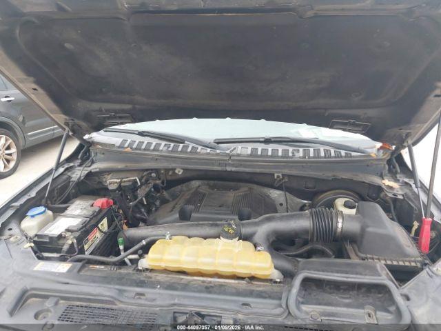 Ford Expedition Xlt Image 2