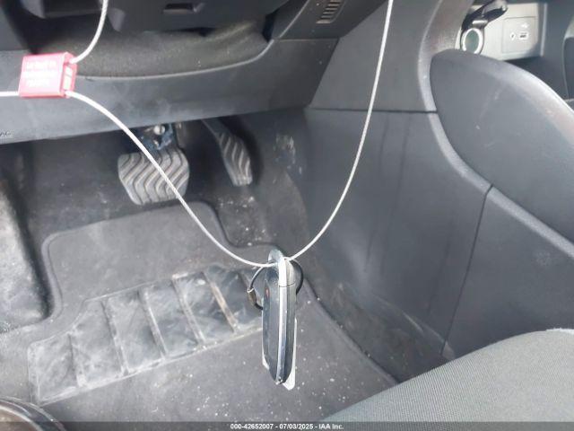 Nissan Versa 1.6 Sv Image 13