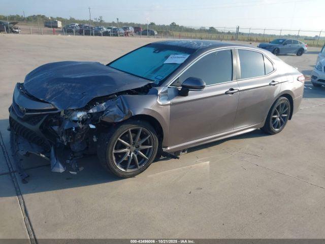 Toyota Camry Se Image 3
