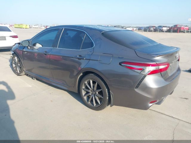 Toyota Camry Se Image 2