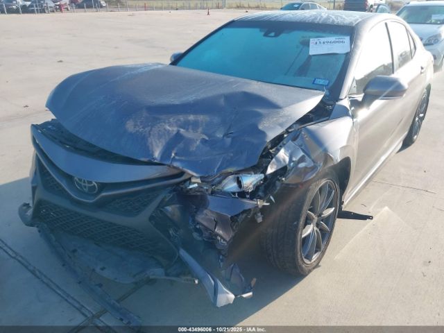 Toyota Camry Se Image 4