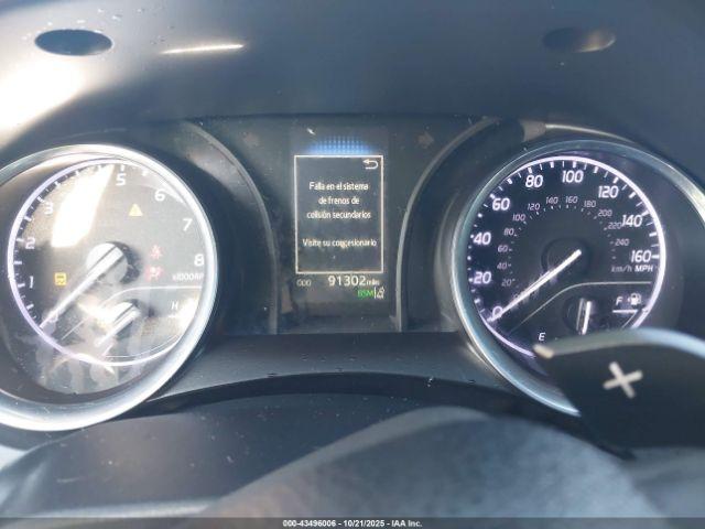 Toyota Camry Se Image 8