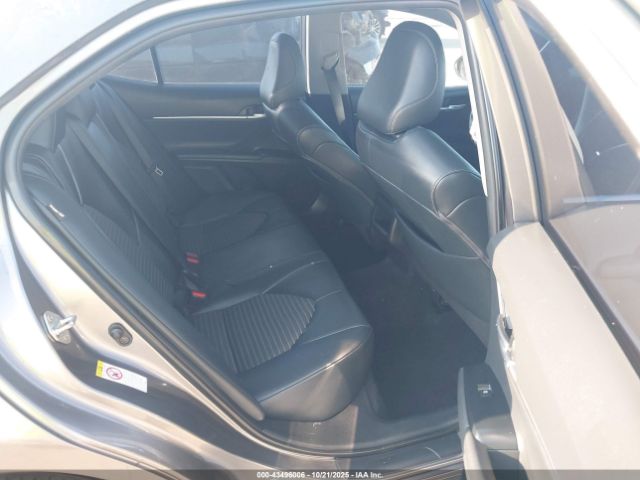 Toyota Camry Se Image 5