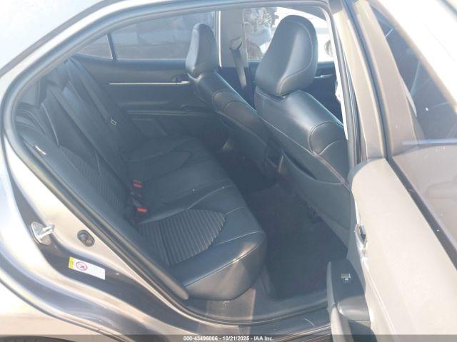 Toyota Camry Se Image 5