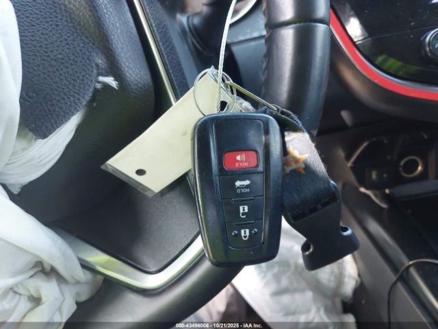 Toyota Camry Se Image 11