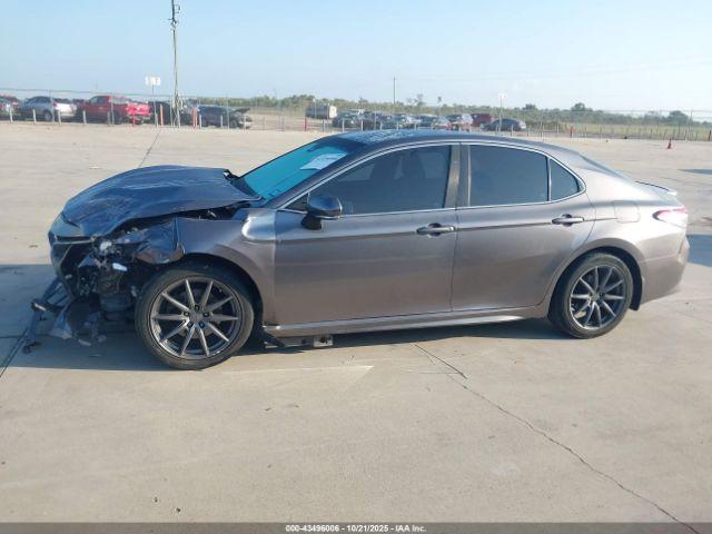 Toyota Camry Se Image 15