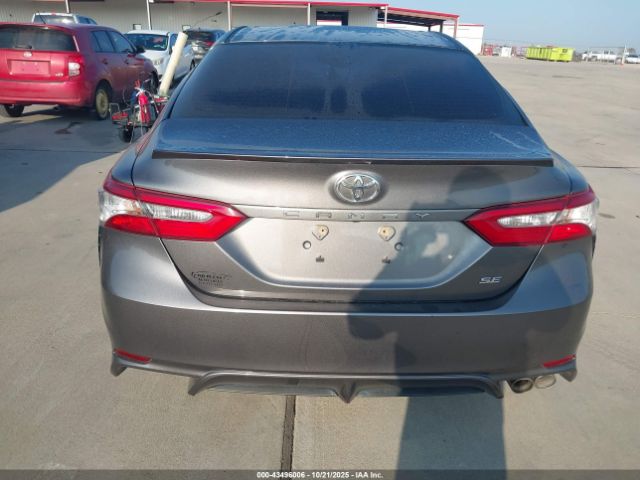 Toyota Camry Se Image 13
