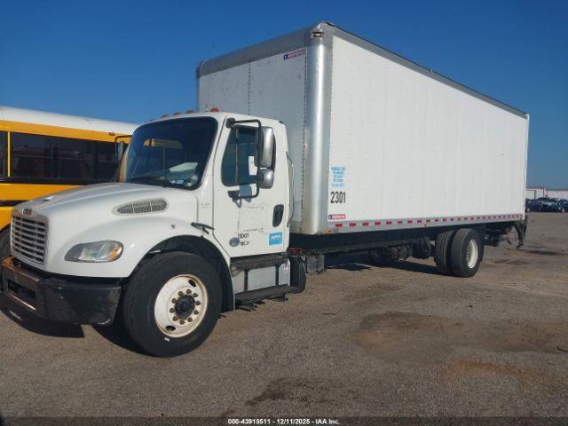 Freightliner M2 106 Image 14