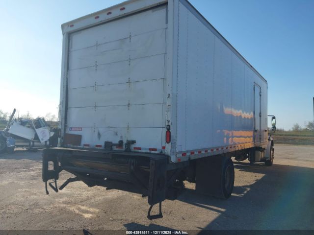 Freightliner M2 106 Image 5