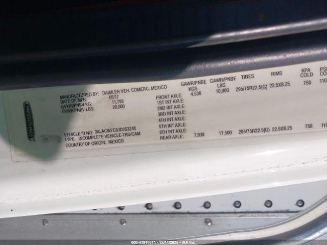 Freightliner M2 106 Image 7