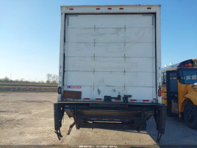 Freightliner M2 106 Image 8